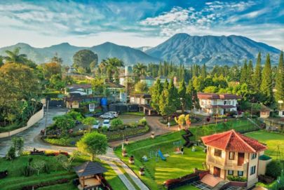 Stunning Bali summit view with lush landscapes, brought to you by Atria Tourist Agency.