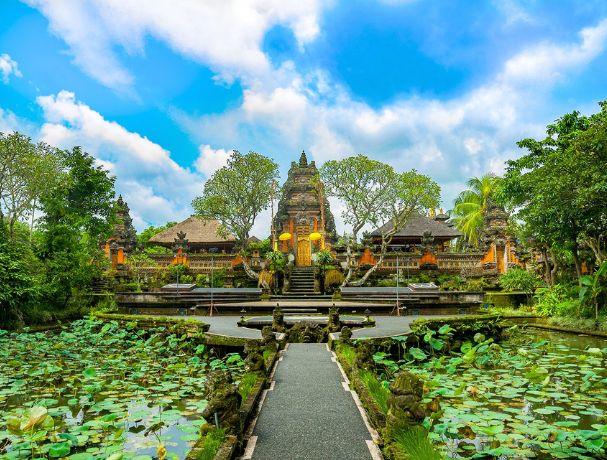 Ubud Temple in Bali —intricate architecture and lush views await!