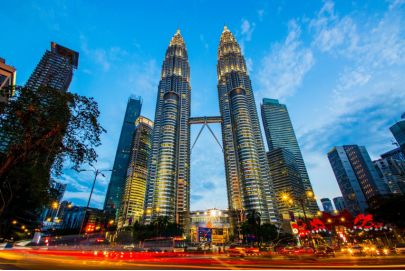 Explore the stunning Petronas Twin Towers in Kuala Lumpur with Atria Tourist. Architectural marvel